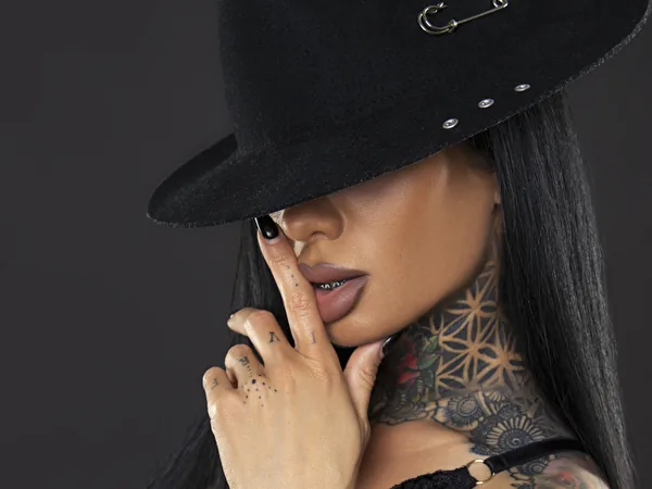 AnabeleNeira, 40yo cam performer
