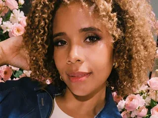 Mia_Curly, 40yo cam performer