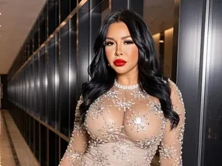 VanessaBacherin, 47yo cam performer